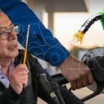El presidente Gustavo Petro anunció que desde febrero comenzará una reducción gradual del precio de la gasolina tras el saneamiento del FEPC. El anuncio genera expectativa y críticas.